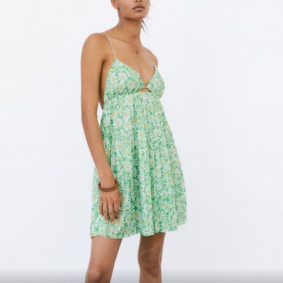 Zara Dresses & Skirts - Zara Floral Pleated Cut Out Open Back Mini Dress Size Medium